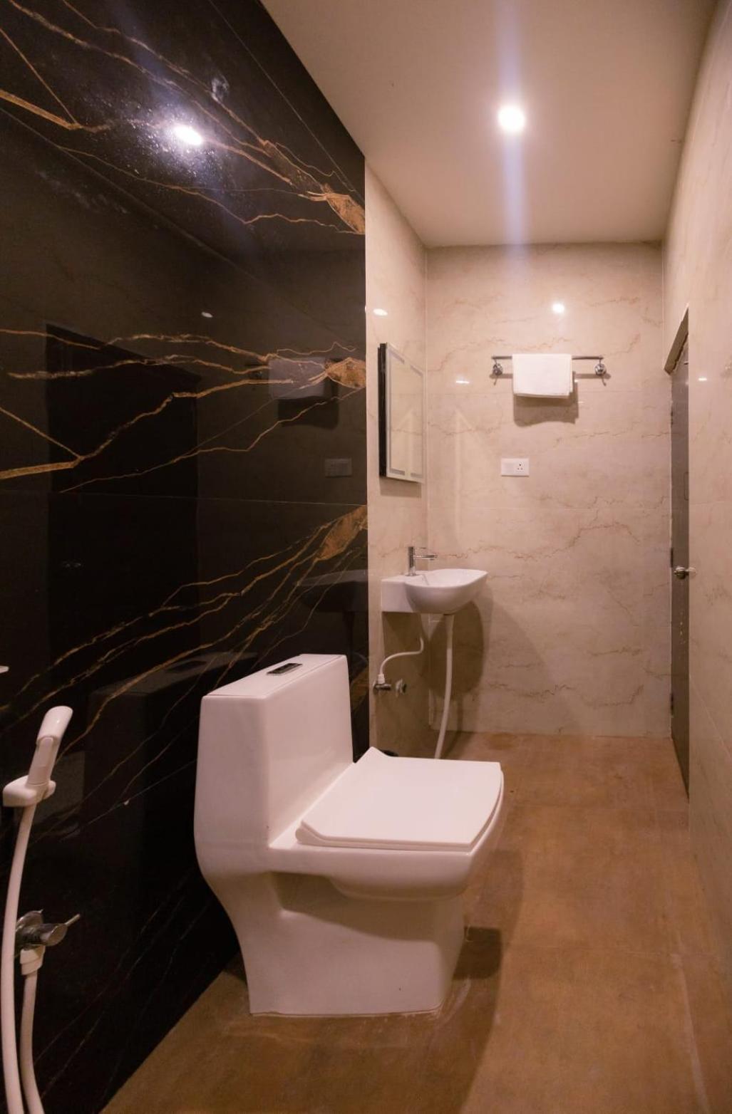 Beestay Hotels Elite Park Tirupati Bilik gambar